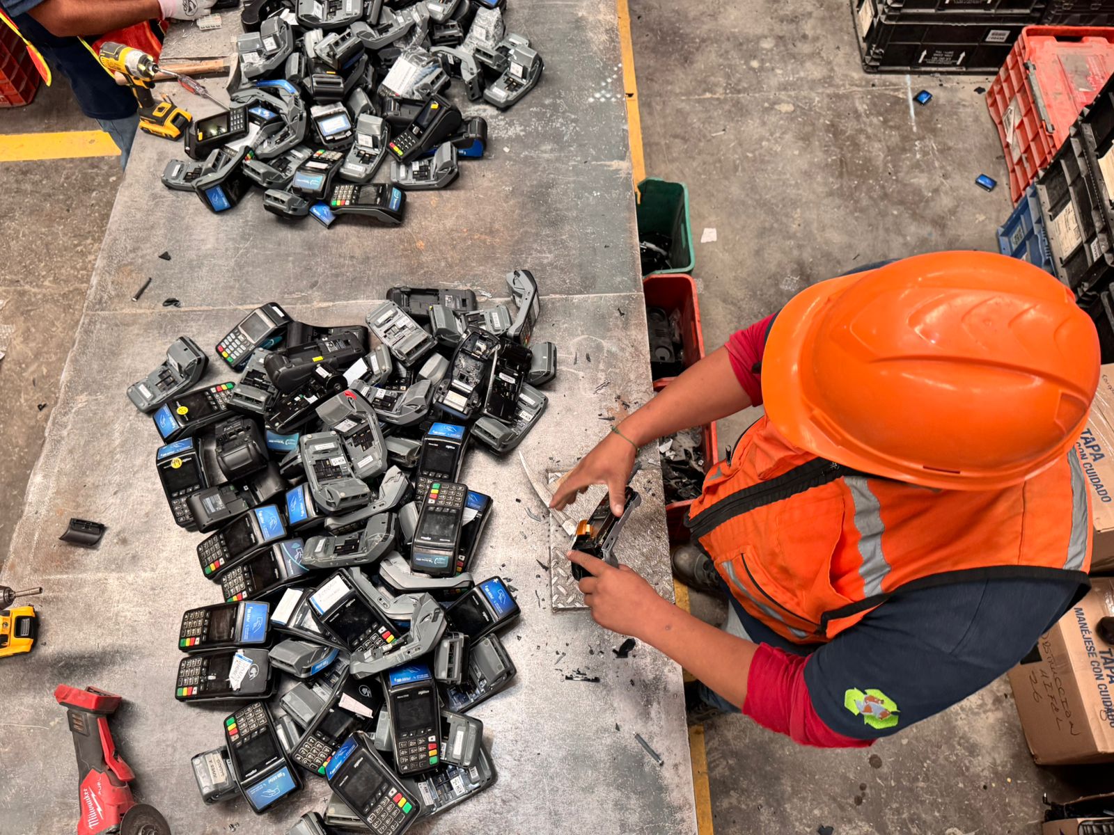 Separación de material electrónico